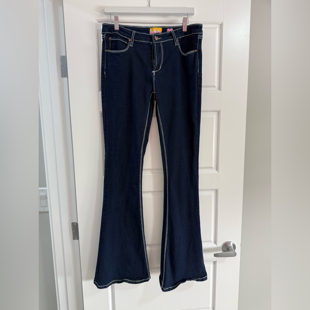 Nwot Elegant Navy Flare Jeans For Women